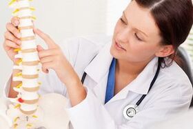 doktor menemui osteochondrosis toraks pada mock-up